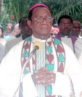 Tribalisme - Universite Catholique: Mgr Tonye Bakot contre étudiants et enseignants de l’Ouest 1 tonye bakot 1 286
